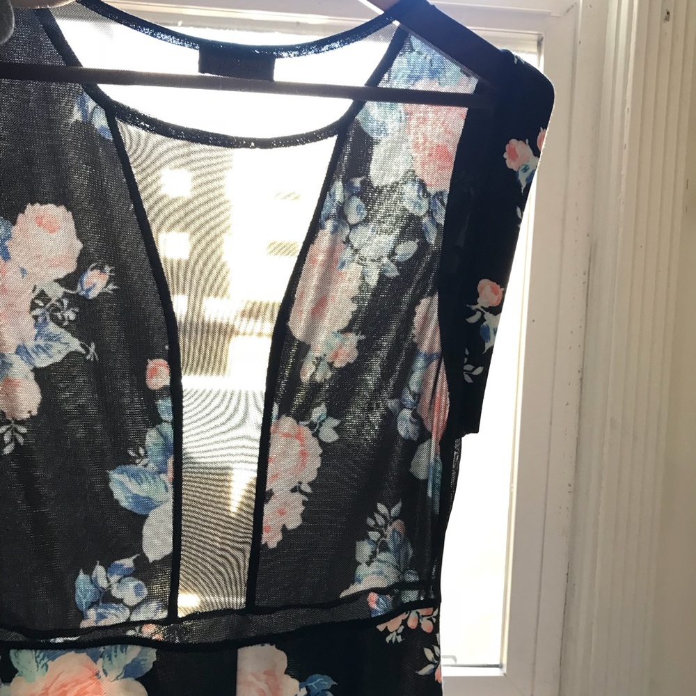 Audrey 3+1 fit & flare floral dress w/ mesh back - Picture 4 of 6